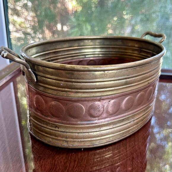 Vintage Brass & Copper Oval Jardiniere Planter with Handles - Picture 2 of 16